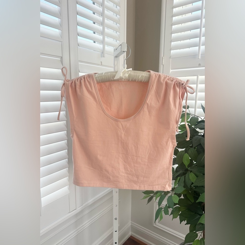 American Eagle Cinch Shoulder Tee Size Large